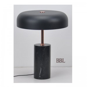 โคมไฟตั้งโต๊ะ LED ที่มีฐานหินอ่อนสีดำและเฉดสีโลหะ